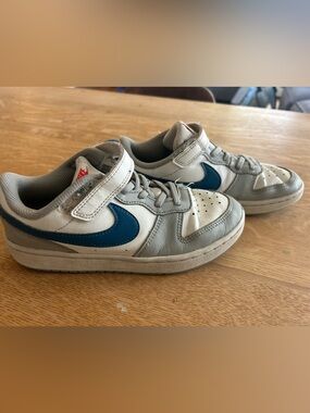 Nike Dunks Low Top Size 3 Boys